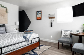 Anderson Cottage at Wrenwood Ranch, King Bed, Walking Distance to the Winery
